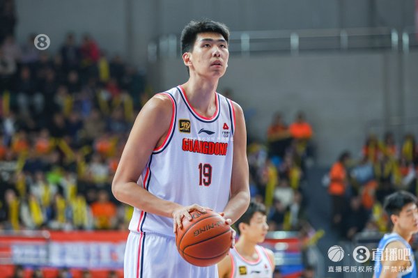 中国男篮官方：刘金雨和徐昕将于今日离队 返回各自俱乐部
