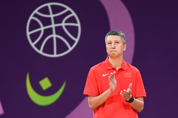 媒体人：中国男篮远投&控制错误  做得较好 做得不好的是护筐方面