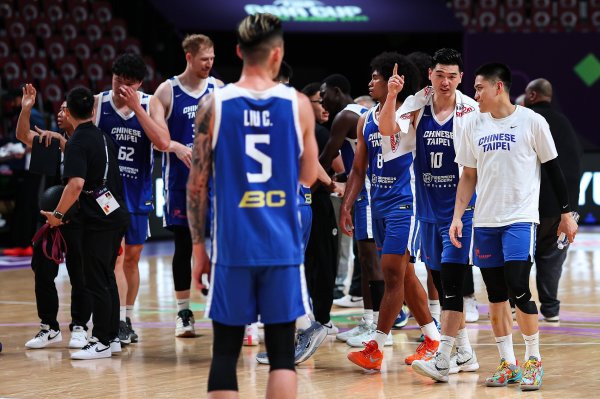 媒体人：中国台北大多数方面发挥都挺出色 但篮板球  球问题依旧很大