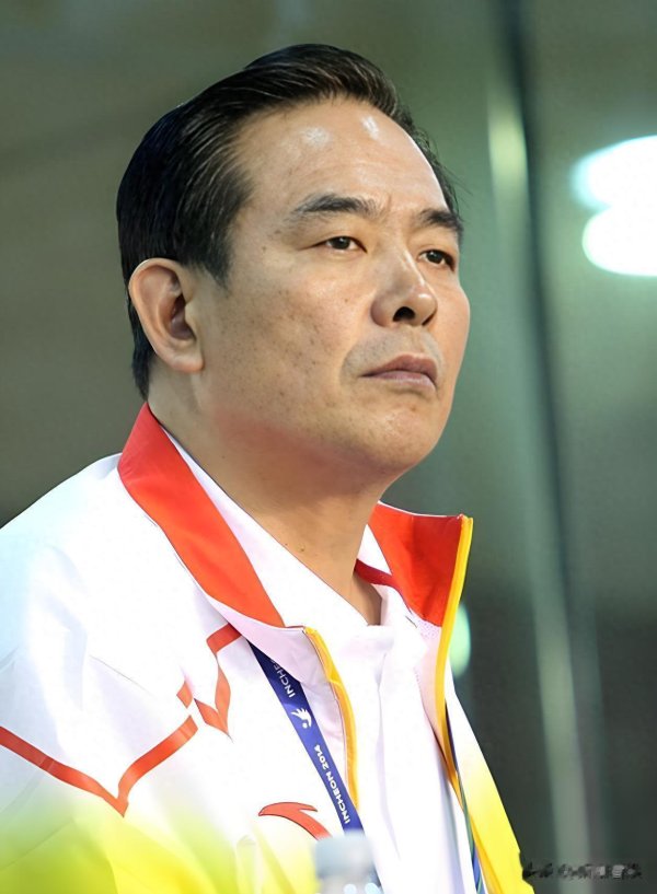 63岁蔡振华现状: 退休后仍泡运动活动    场  , 娶演员为妻, 儿子成他最大骄傲