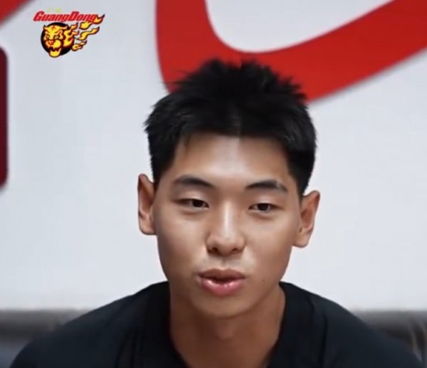 崔永熙谈24号运动活动    服  ：为了致敬偶像 8号是属于我们总经理的传奇