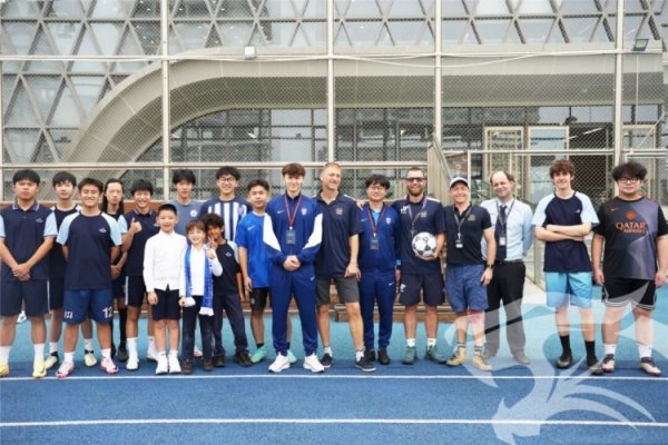 三镇进校园｜走进爱莎学校 播种绿茵理想