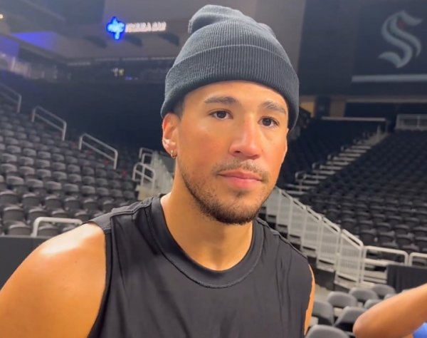 艾顿能为湖人带来什么？布克：我想 我们只能拭目以待