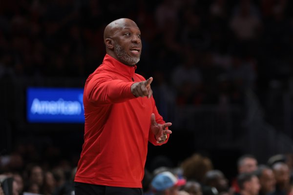 拓记：球队在练习  营中延续了良好的防卫   攻击  加入了很多无球移动