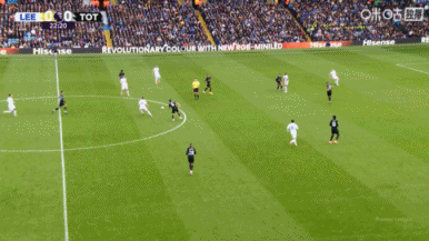 赛季首球！特尔面对2人防卫  强行起脚，球经过折射窜入死角