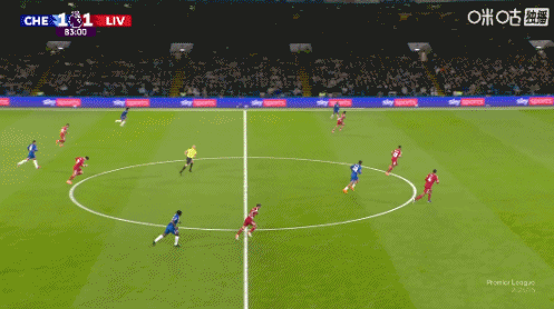 关键！吉滕斯远射、埃斯特旺兜射死角，玛玛达什维利出色  两连扑