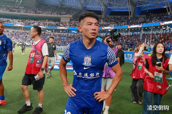 亚冠精英赛: 1-2, 中超第3遭K职业联赛  第6反转  , 9分钟连丢2球酿苦果