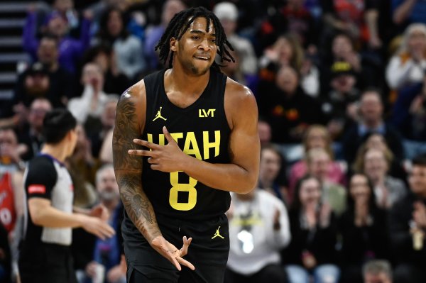 外线神准！森萨博6记远投砍下24分3板1助1断1帽