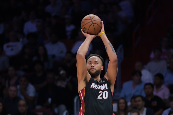 打打辅助！李凯尔16分钟送出6次助功   3中1拿到2分&另有2板2帽