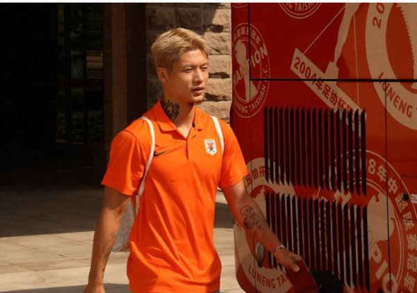 上海申花夺魁  稳了! 鲁沪之战, 泰山几大主力缺阵, 难道送对方人情