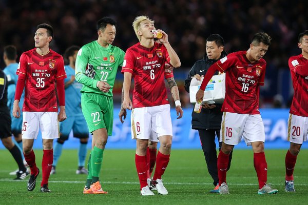 旗帜即责任! 中超3强亚冠大败  , 广州队踢世俱杯运动活动    服  印国旗被重提