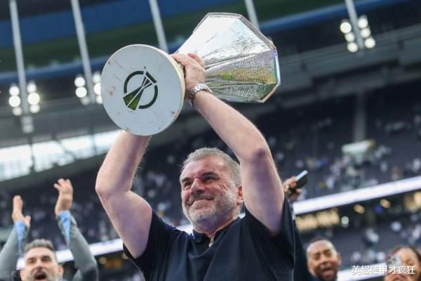 英超三轮后就换主指导教练员! 澳波接替努诺执教诺丁汉森林! 曼联学着点