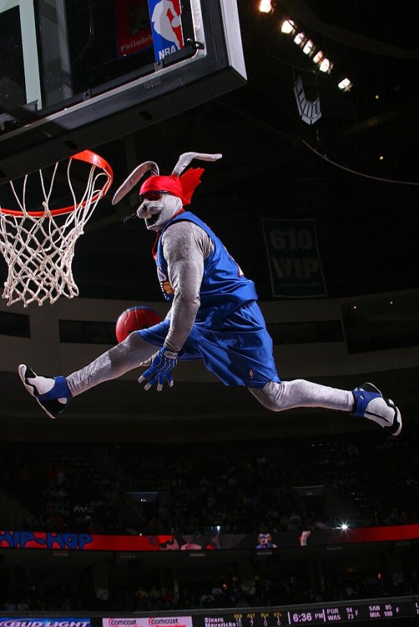 东部第一名  25周年庆！前76人吉祥物极速兔子“嘻哈”将在新赛季回归