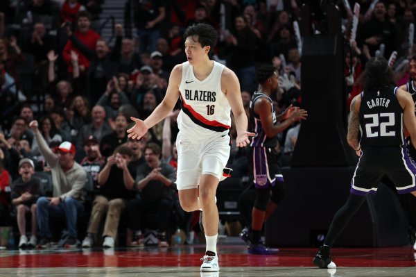 媒体人：杨瀚森逐渐找到适合自己的节奏 看高球商的人打球是享受