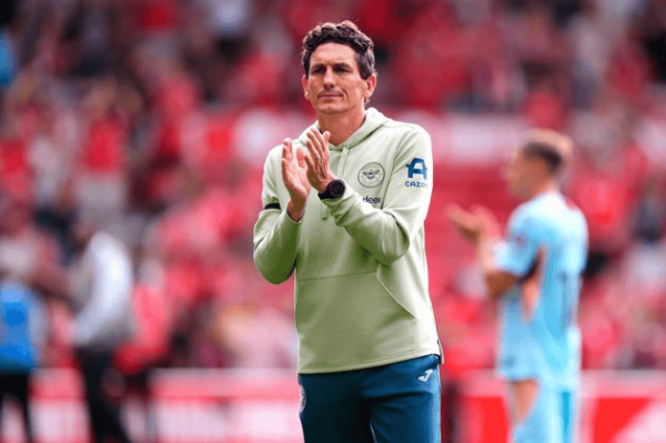 小蜜蜂主帅: 10天前决定踢切尔西用5后场球员;大力手抛球很正常