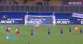 卡马达十二码球被扑