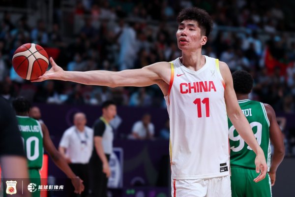 坎塔布里亚主帅：余嘉豪可以通过努力进入西甲 努力和逐渐进步