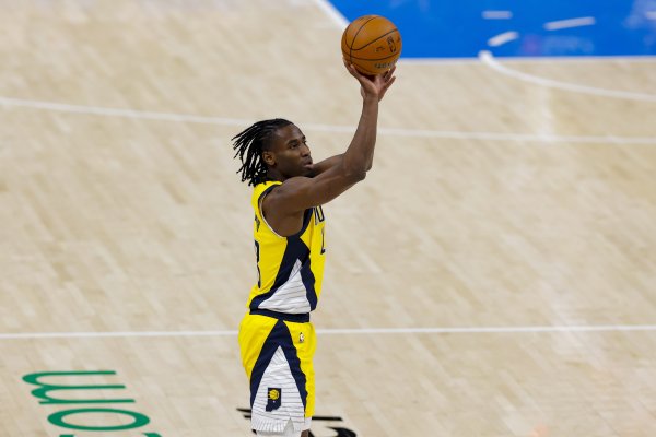 内史密斯上个季后赛三分准星49.2% 单次季后赛100+远投员中最高