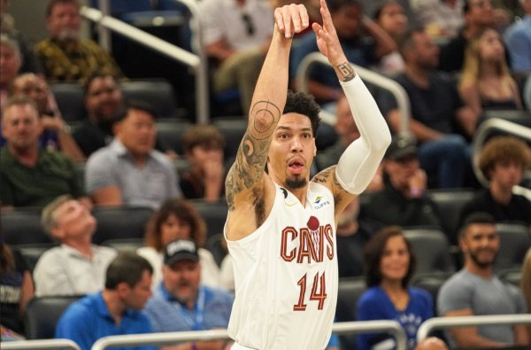 铁林：有些人打球纯粹是为了骗违例   裁判    很优秀但球员更擅长表演