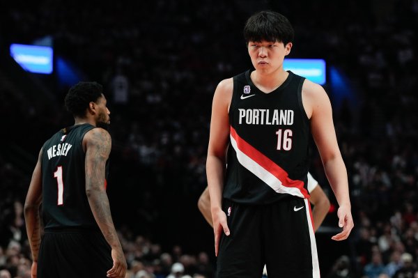 媒体人：杨瀚森跟不上攻击  节奏 开拓者这套打法不利于他持球策应